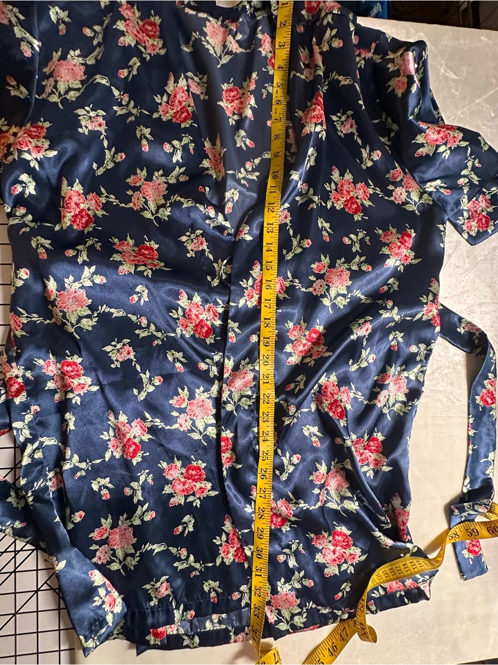 Vintage WITNESS Lingerie Floral Satin Kimono Robe 🌹✨ - Picture 5 of 7